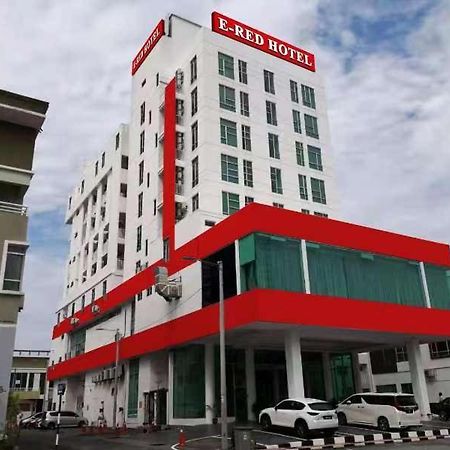 E-Red Hotel Melaka Esterno foto