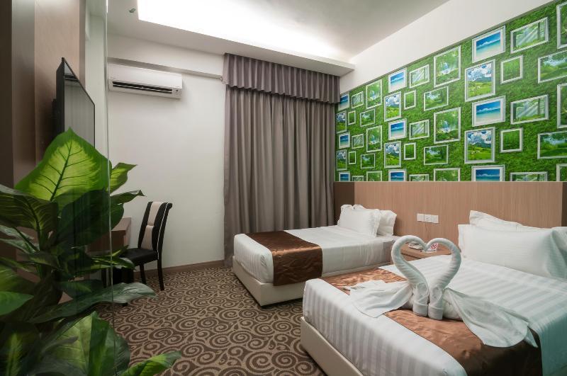 E-Red Hotel Melaka Esterno foto