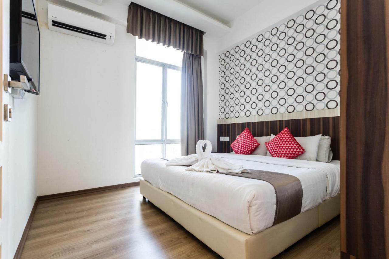 E-Red Hotel Melaka Esterno foto